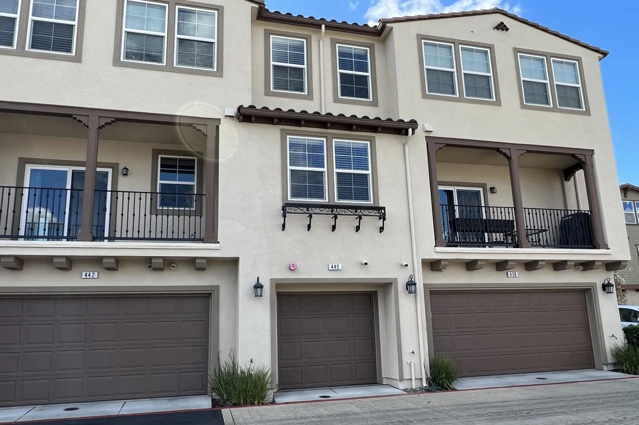 440 S 22nd St - Photo 2 of 10