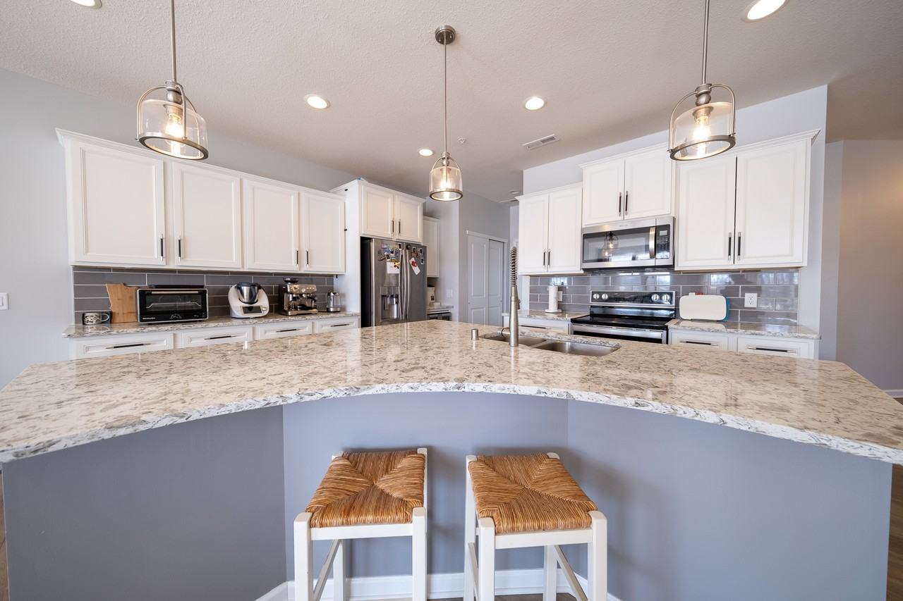 756 Stonegate Rd #1 - Photo 3 of 31