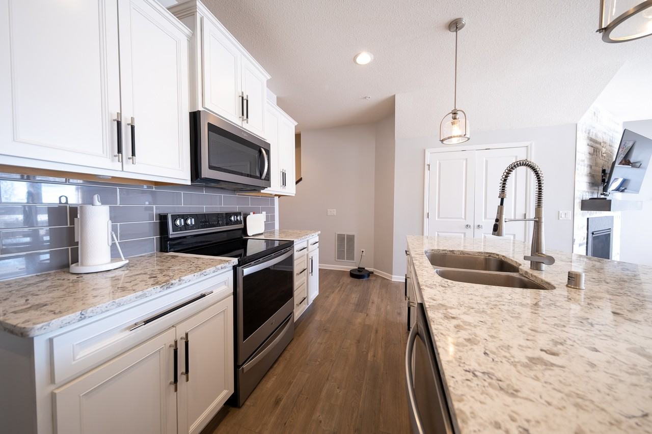 756 Stonegate Rd #1 - Photo 5 of 31