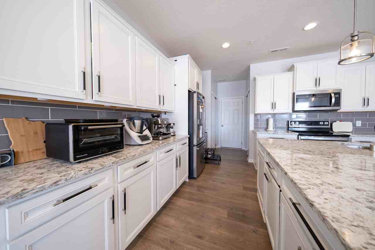 756 Stonegate Rd #1 - Photo 6 of 31