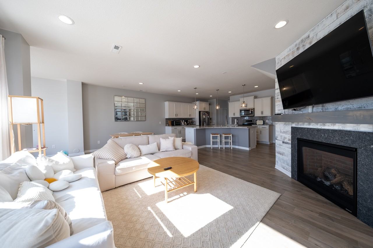 756 Stonegate Rd #1 - Photo 7 of 31