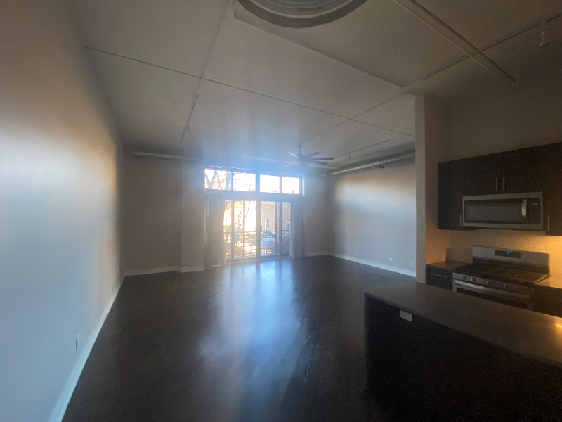 2012 W Saint Paul Ave #211 - Photo 5 of 8