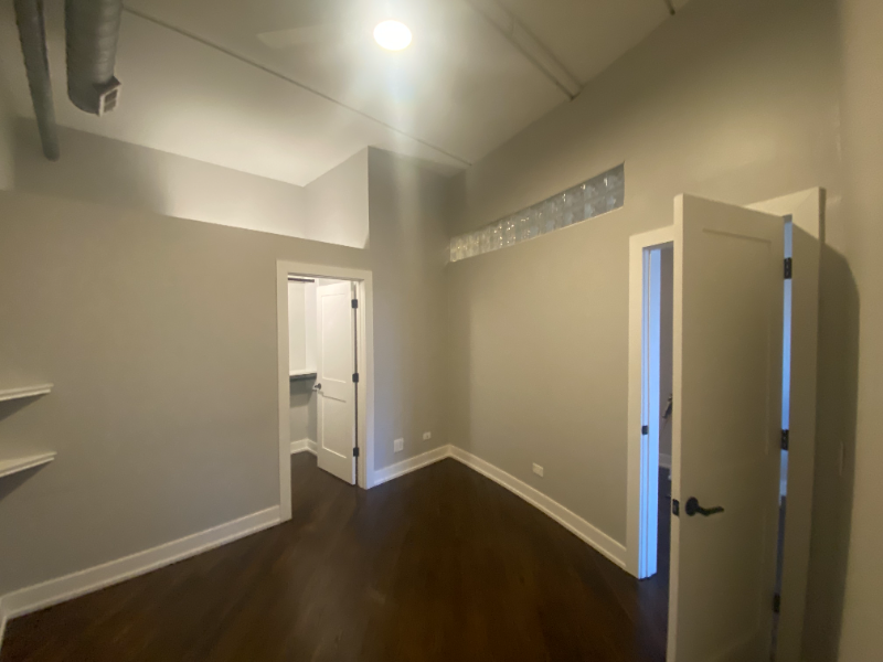 2012 W Saint Paul Ave #211 - Photo 6 of 8