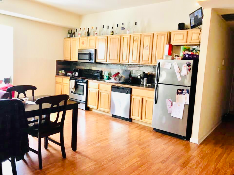 1447 N 17th St #B - Photo 2 of 10