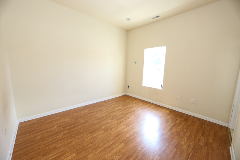 1447 N 17th St #B - Photo 5 of 10