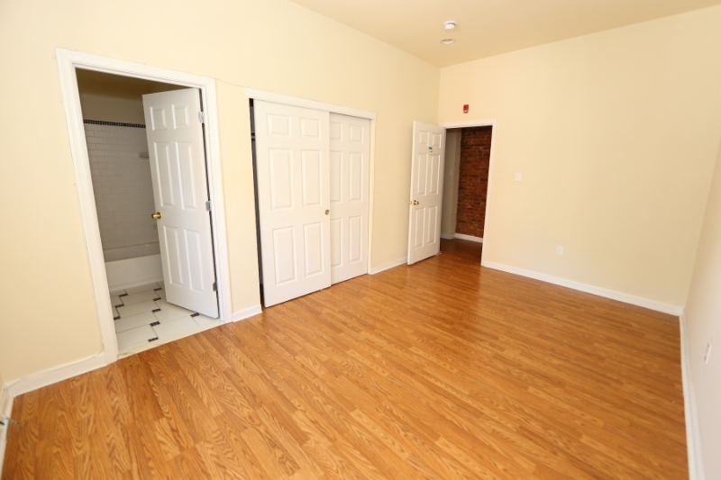 1447 N 17th St #B - Photo 6 of 10