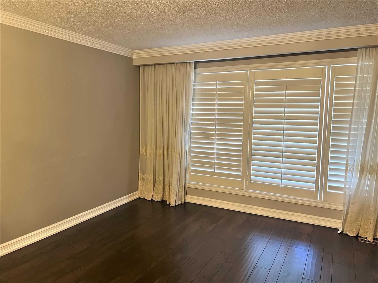 59 Fonthill Boulevard ## - Photo 2 of 6