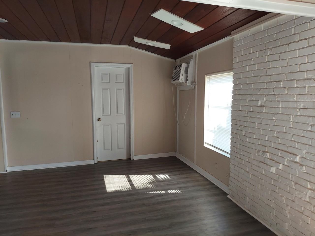 1915 Hill Avenue #1 - Photo 4 of 11