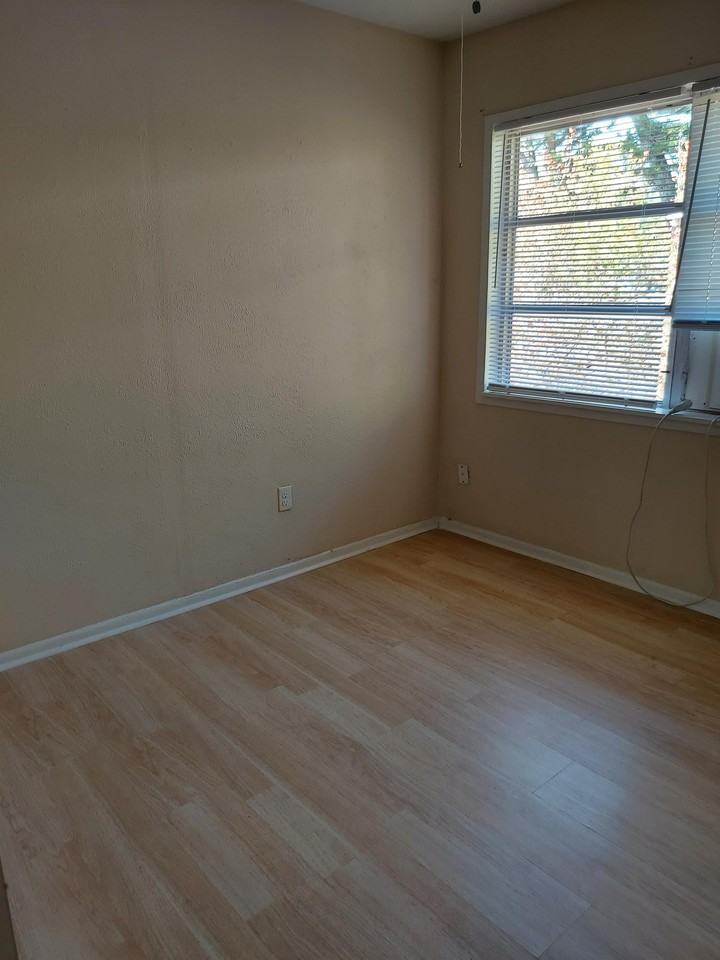 1915 Hill Avenue #1 - Photo 7 of 11