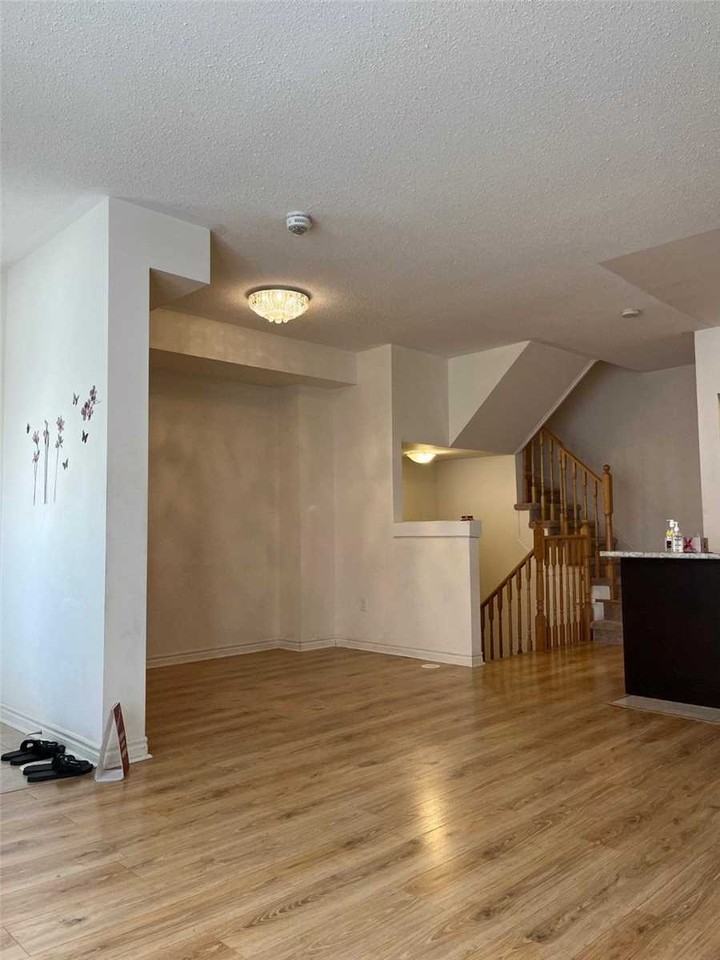 12 Eaton Park Lane ## - Photo 3 of 6