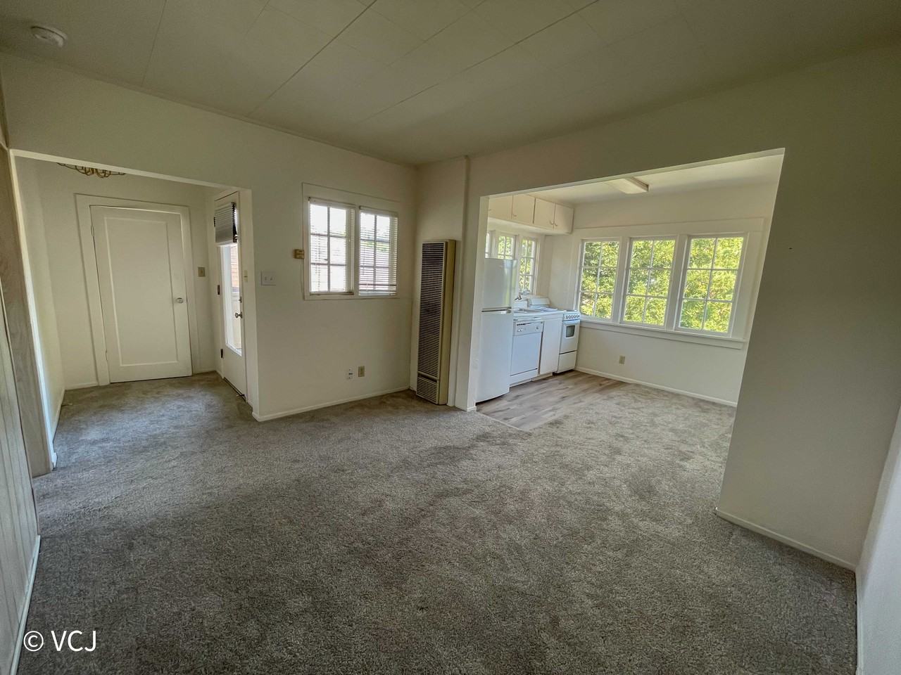 1890 Almond Ave #B - Photo 2 of 11