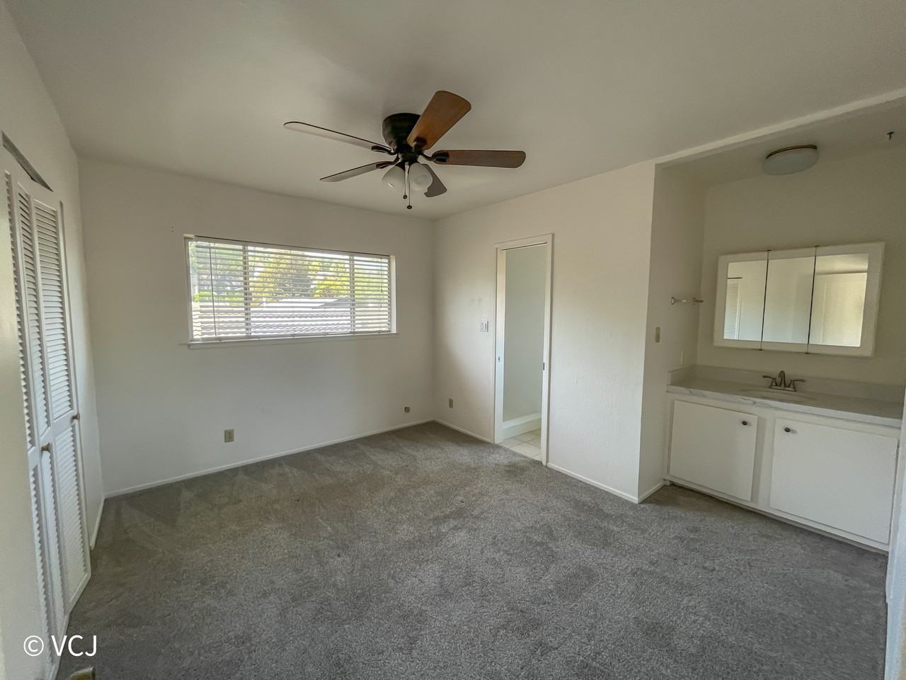 1890 Almond Ave #B - Photo 7 of 11