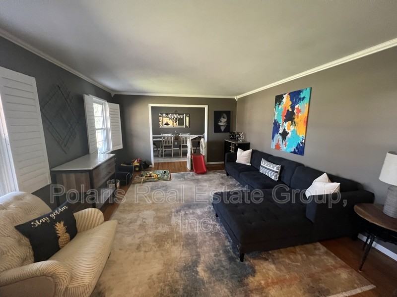7856 Creekview Cir - Photo 2 of 20
