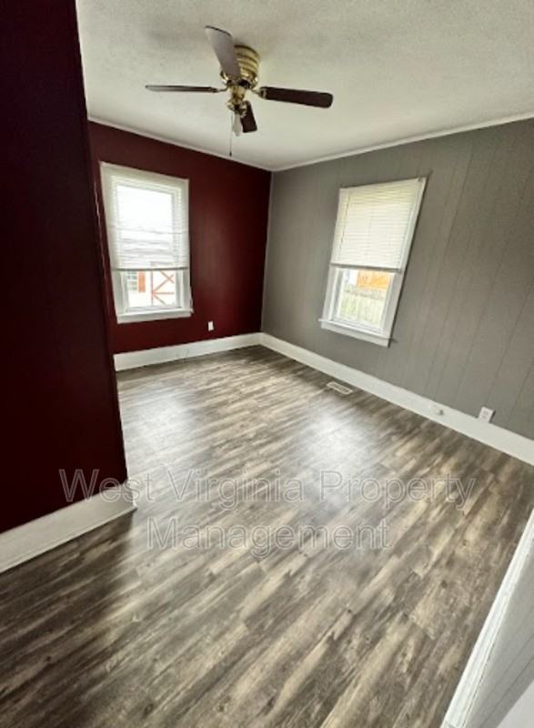 510 Highland Ave - Photo 3 of 10