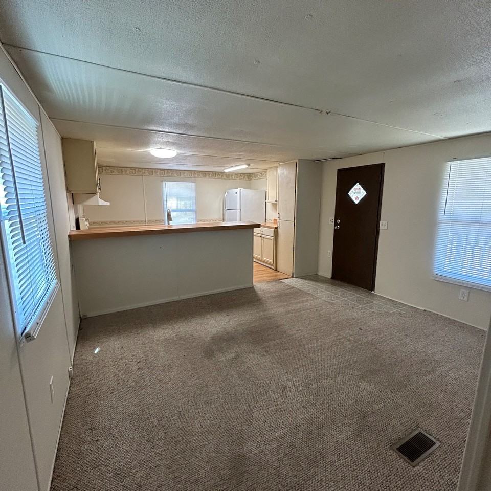 277 Silverdale Lane #30 - Photo 3 of 17