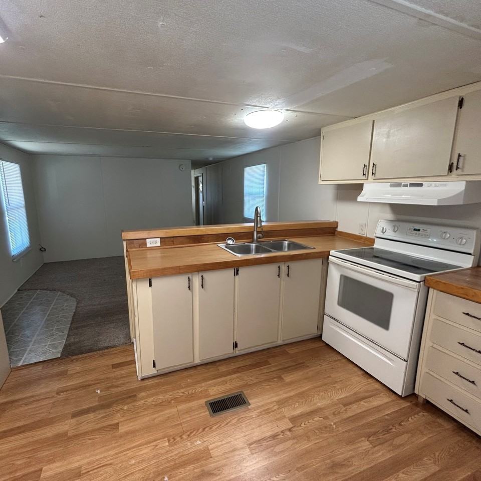 277 Silverdale Lane #30 - Photo 4 of 17