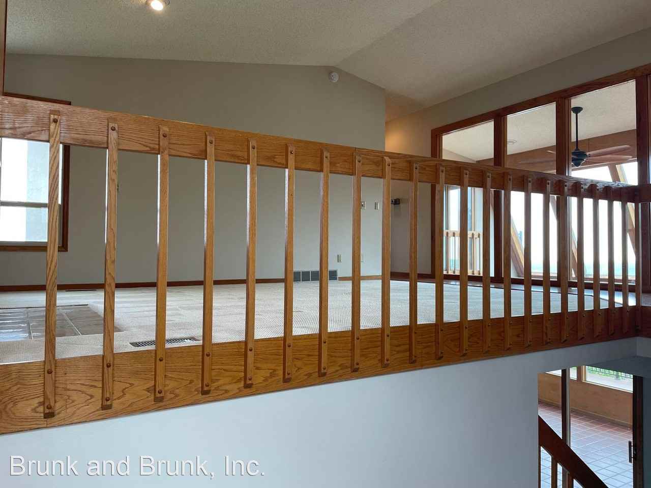 5075 Cliff Point Cir E - Photo 3 of 44