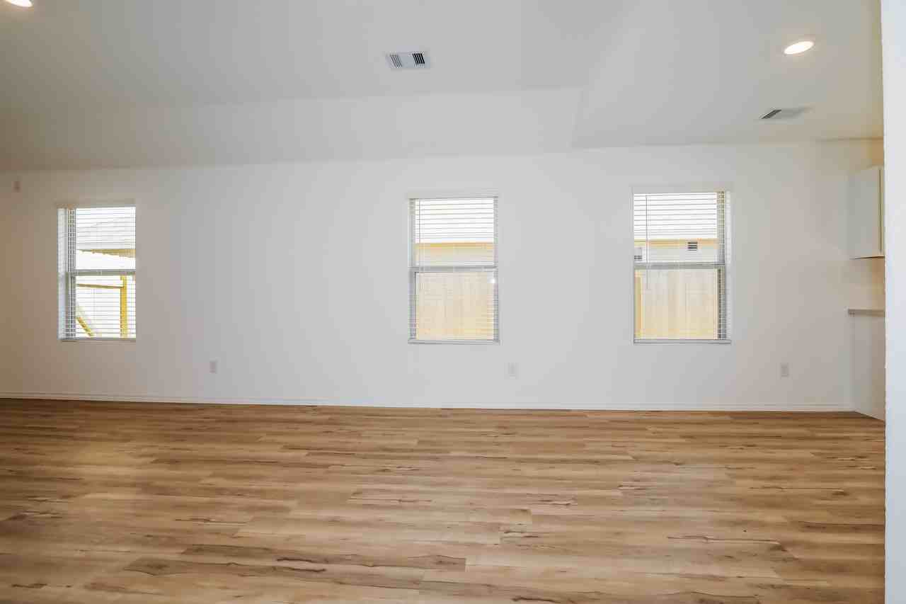 11067 N Lake Mist Ln - Photo 3 of 15