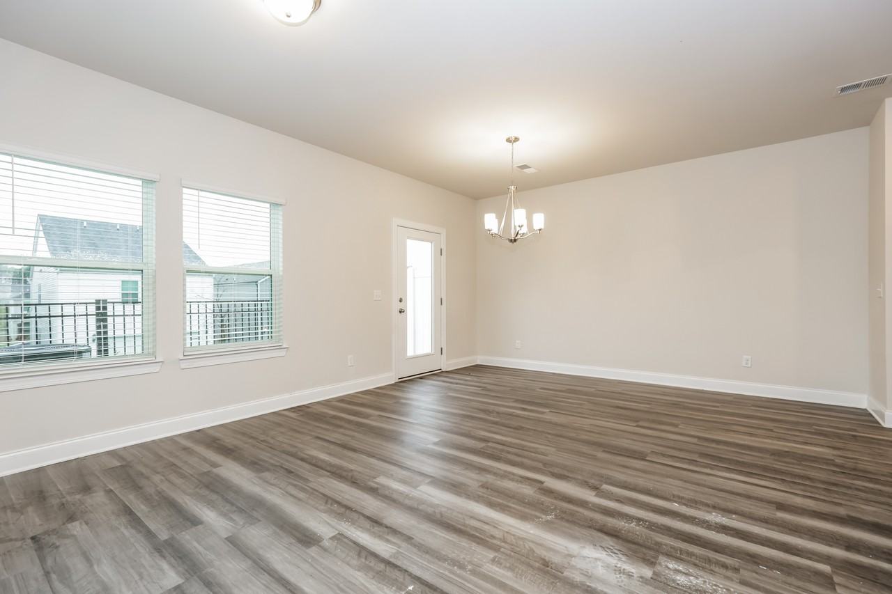 819 Arrington Way - Photo 2 of 15