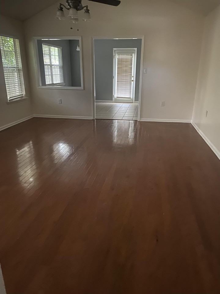 4209 Abingdon Ct #1 - Photo 3 of 10