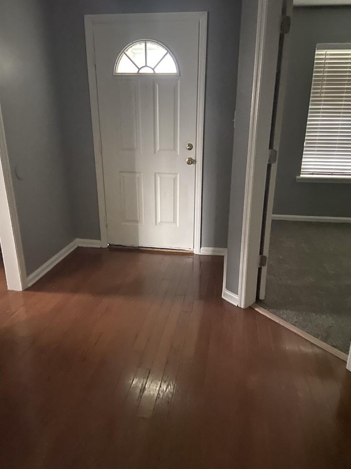 4209 Abingdon Ct #1 - Photo 4 of 10