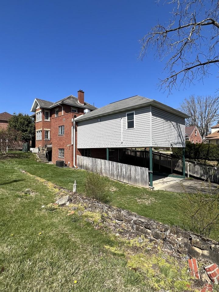 315 Straley Ave #1 - Photo 4 of 50