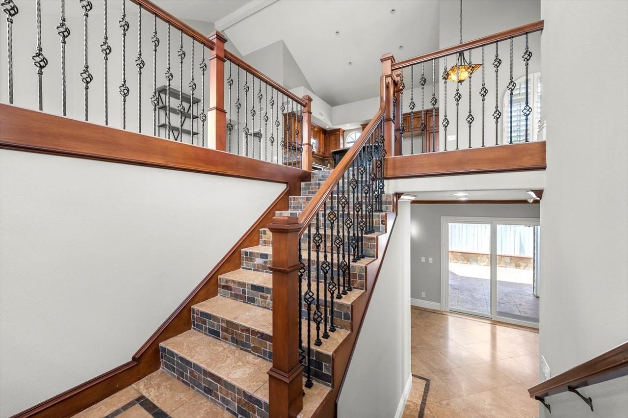 2547 Orange Ave #B - Photo 5 of 27