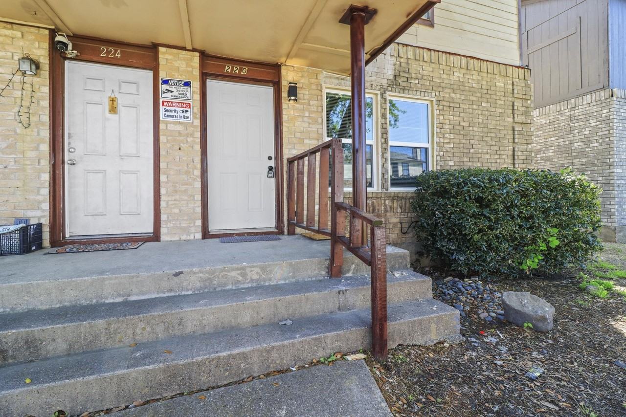 220 Alexandria St #1 - Photo 2 of 23