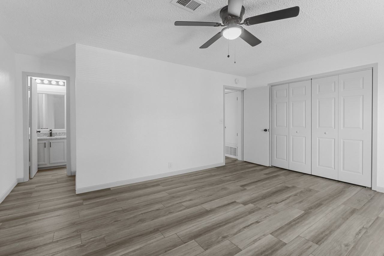 220 Alexandria St #1 - Photo 3 of 23