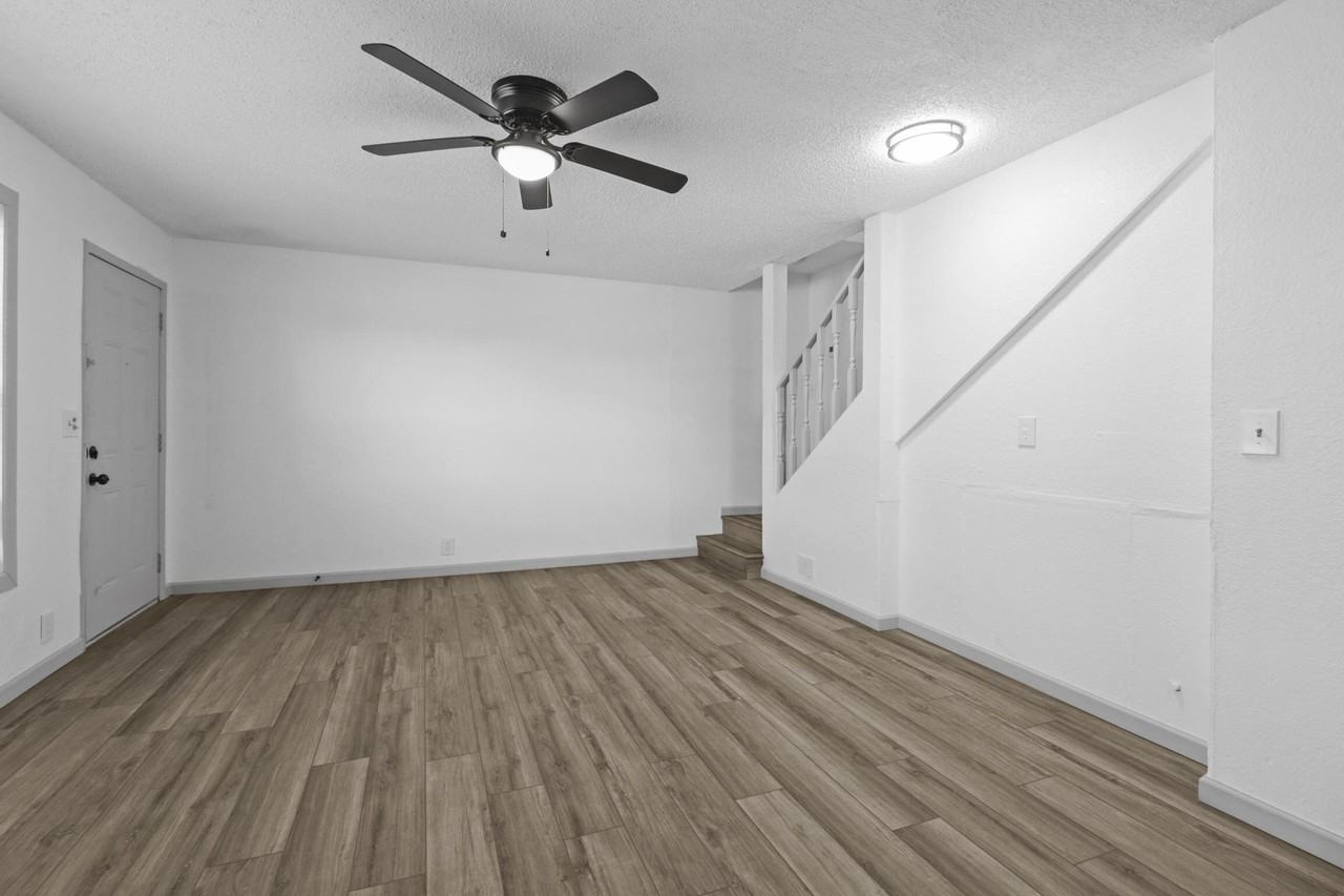 220 Alexandria St #1 - Photo 6 of 23