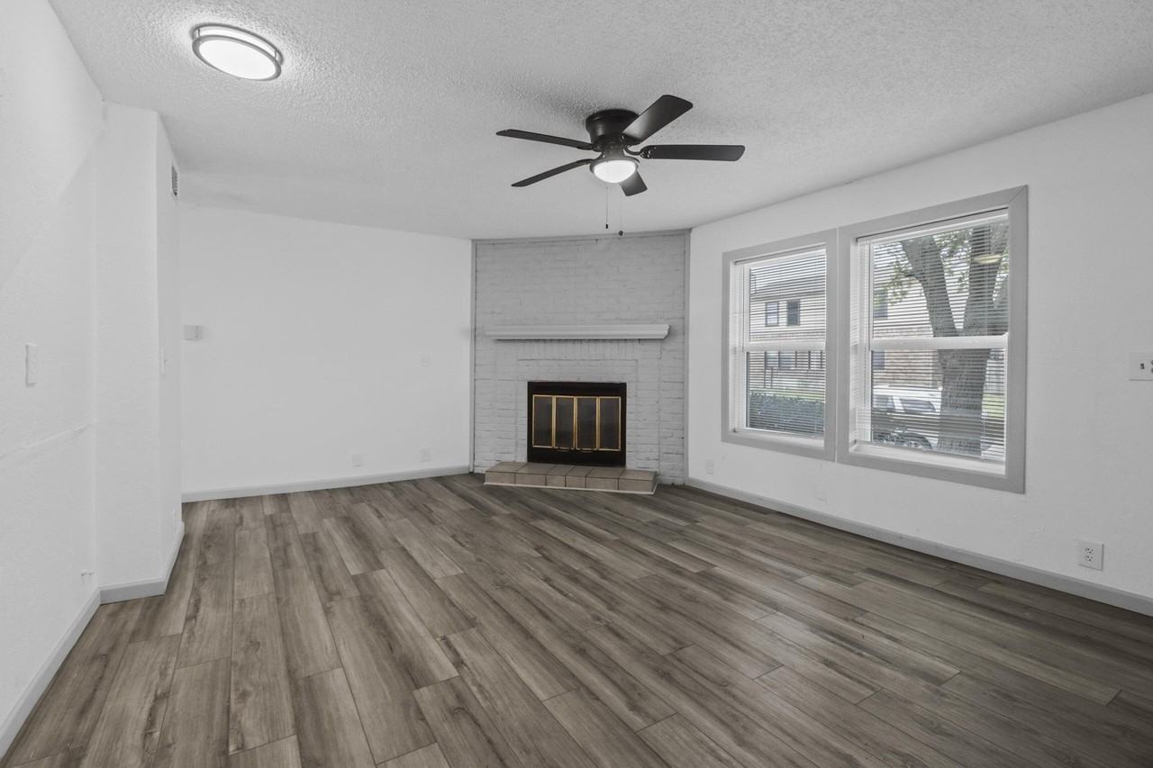 220 Alexandria St #1 - Photo 7 of 23