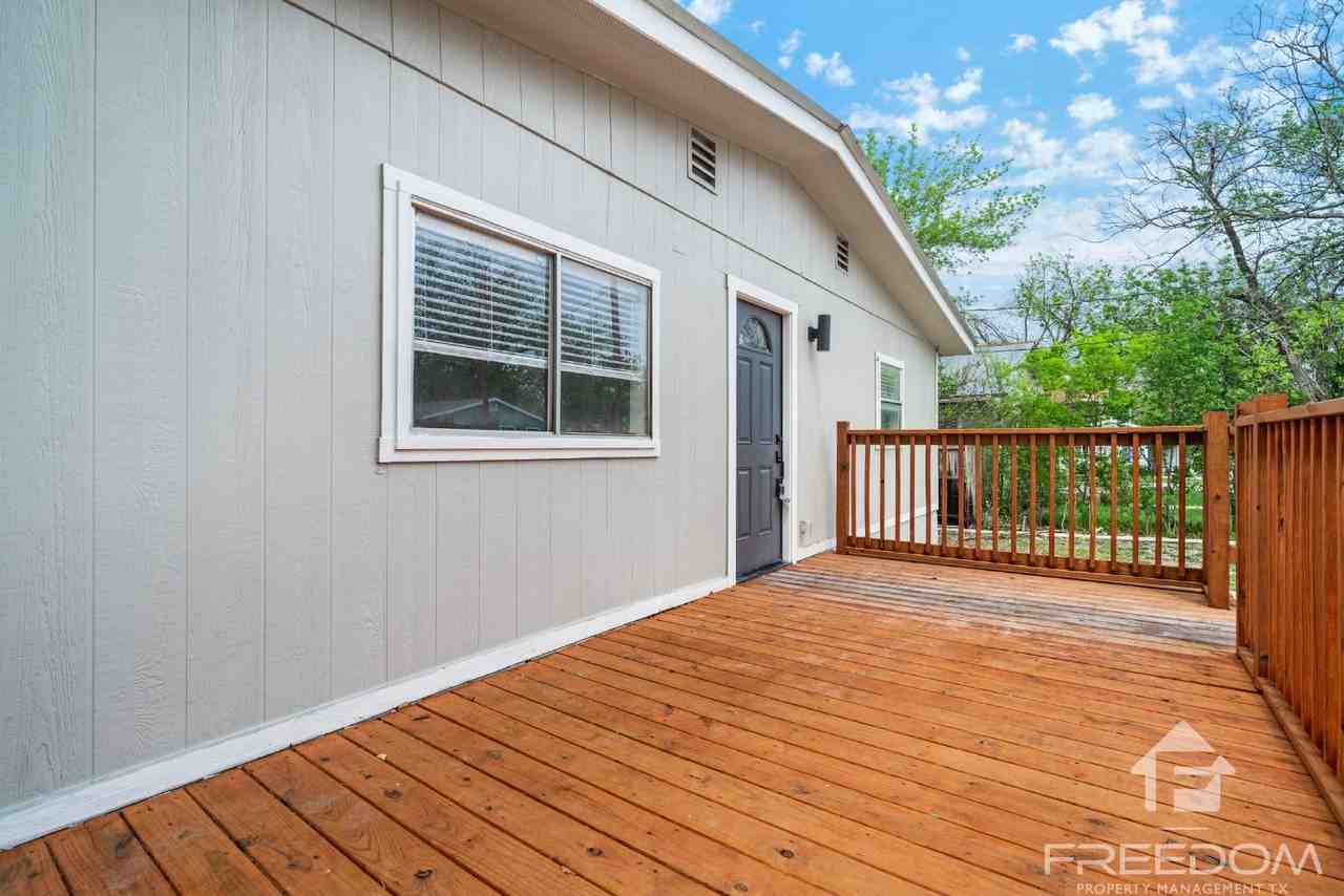 1824 Katy St - Photo 5 of 26