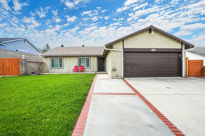 390 Seneca St - Photo 2 of 33