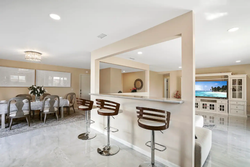 390 Seneca St - Photo 7 of 33