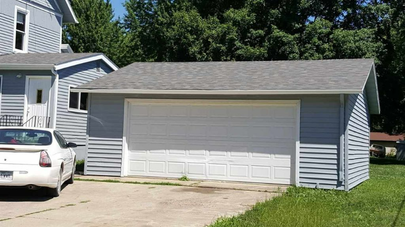 617 S Main St - Photo 3 of 7