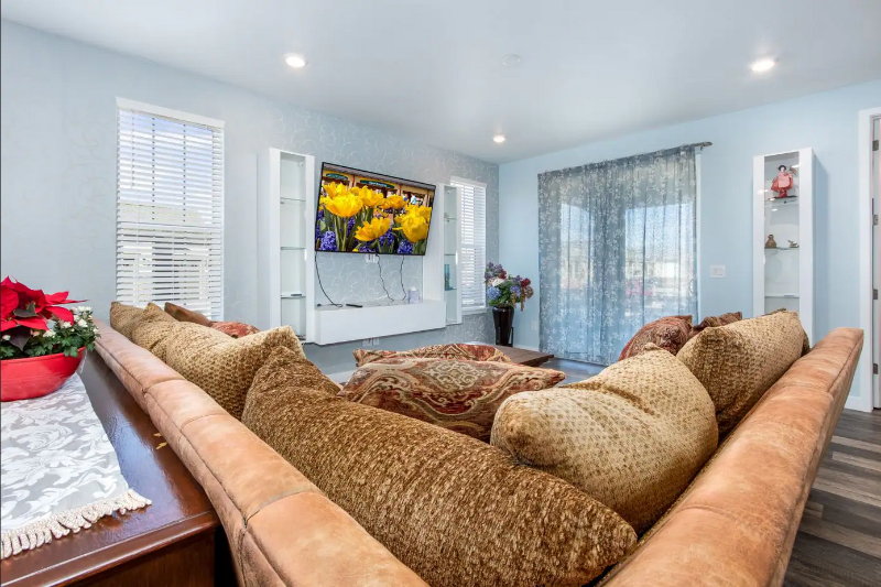 8567 W Remington Ave - Photo 3 of 20