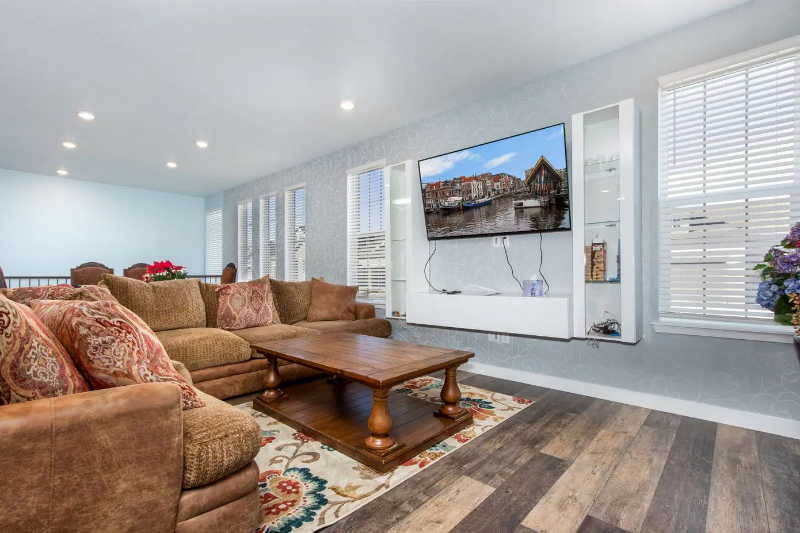 8567 W Remington Ave - Photo 4 of 20