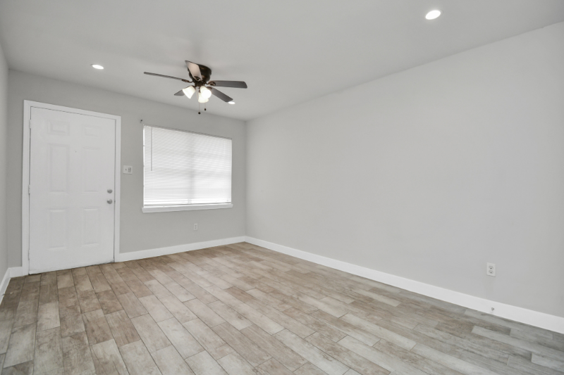 5458 Minden St #5458 - Photo 2 of 4