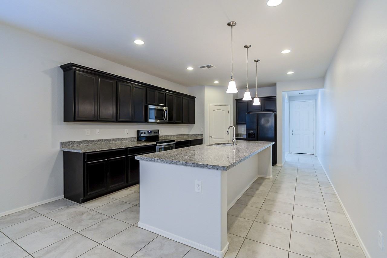 41272 W Rio Bravo Dr #1 - Photo 3 of 19
