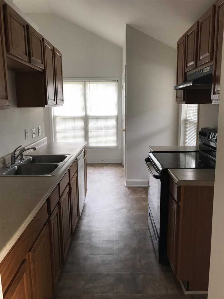 218 Summerpine Pl #1 - Photo 3 of 6