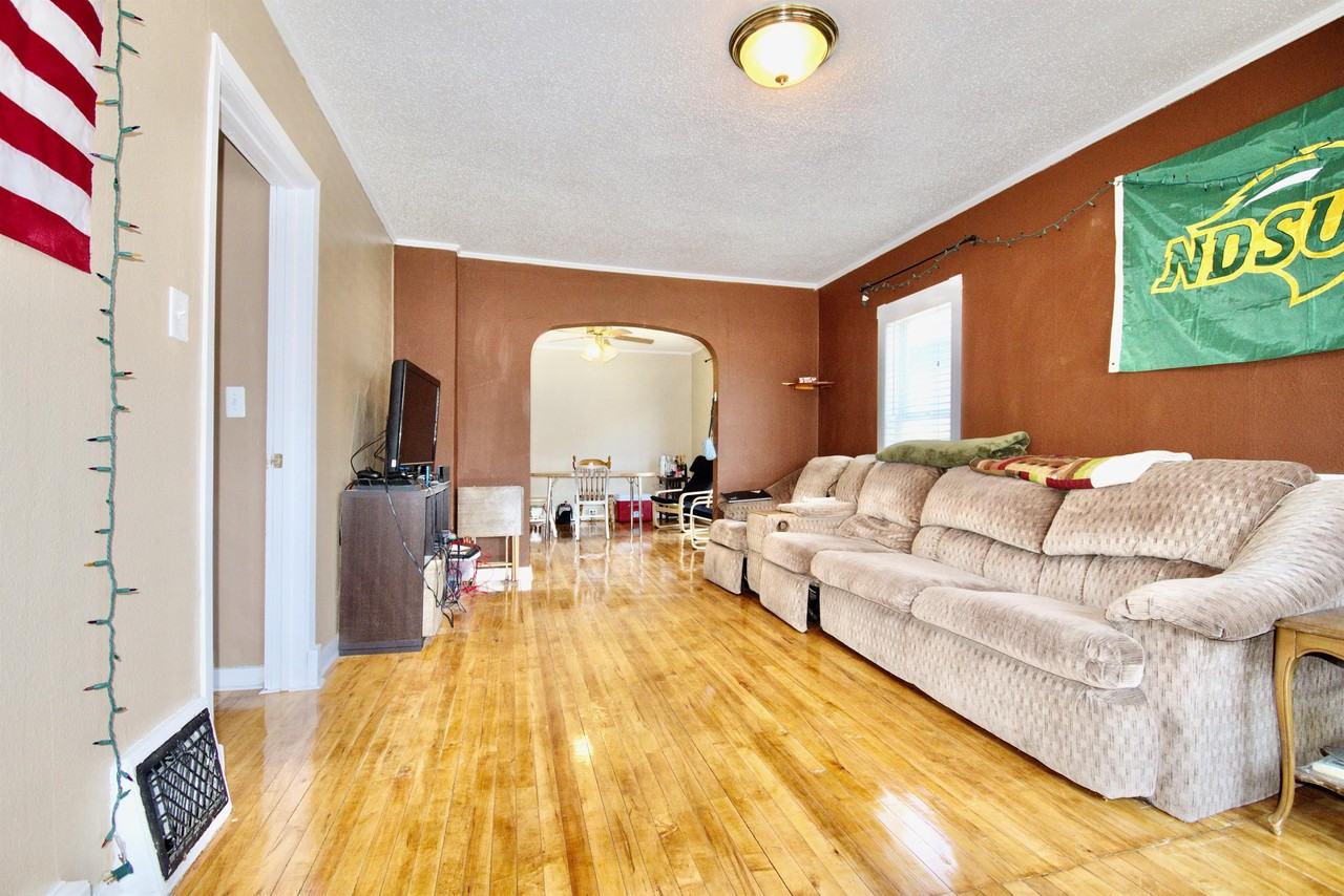 721 8th Ave N #1 - Photo 2 of 12