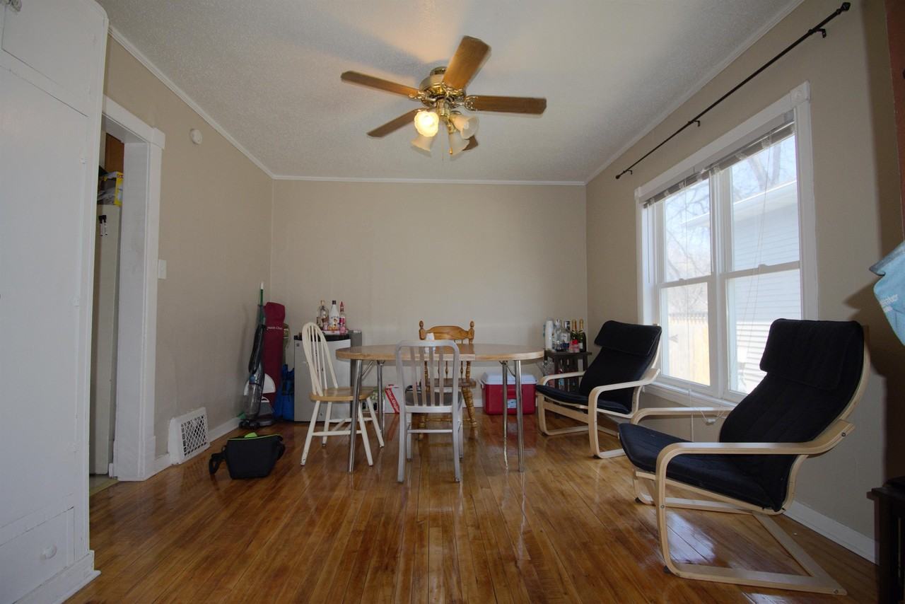 721 8th Ave N #1 - Photo 4 of 12