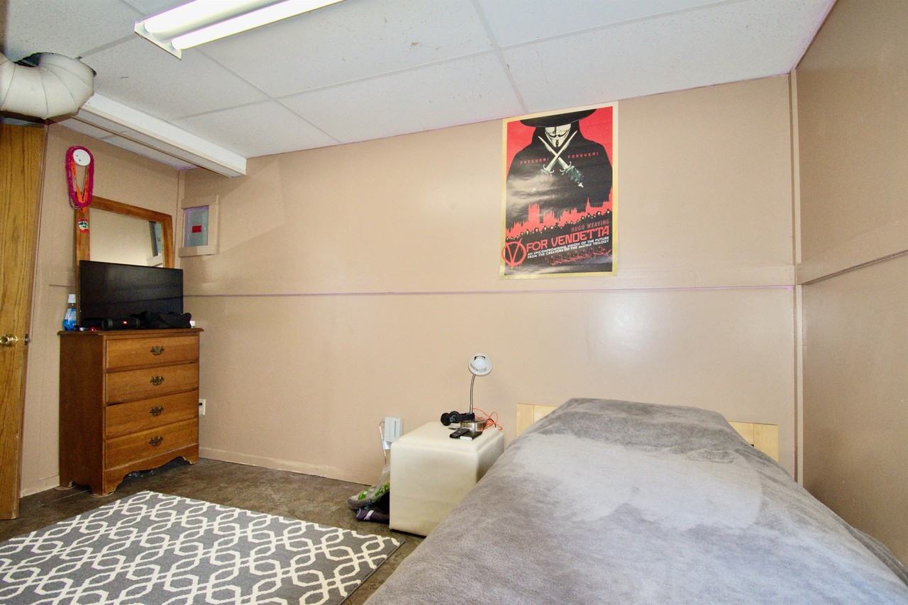 721 8th Ave N #1 - Photo 7 of 12