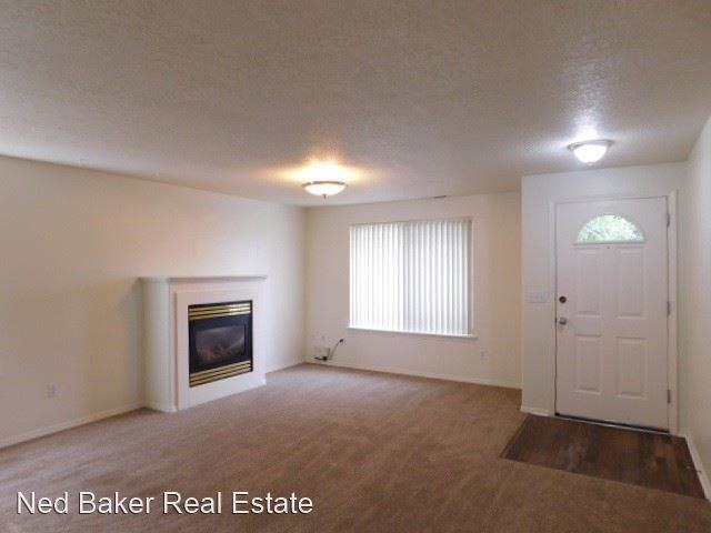 201 & 203 SE Division St - Photo 2 of 22