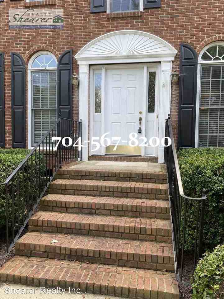 6607 Red Maple Dr - Photo 2 of 33