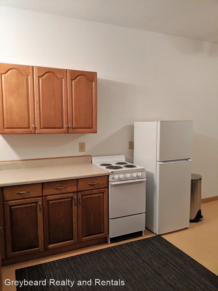 341 341 Yale Rd - Photo 2 of 6
