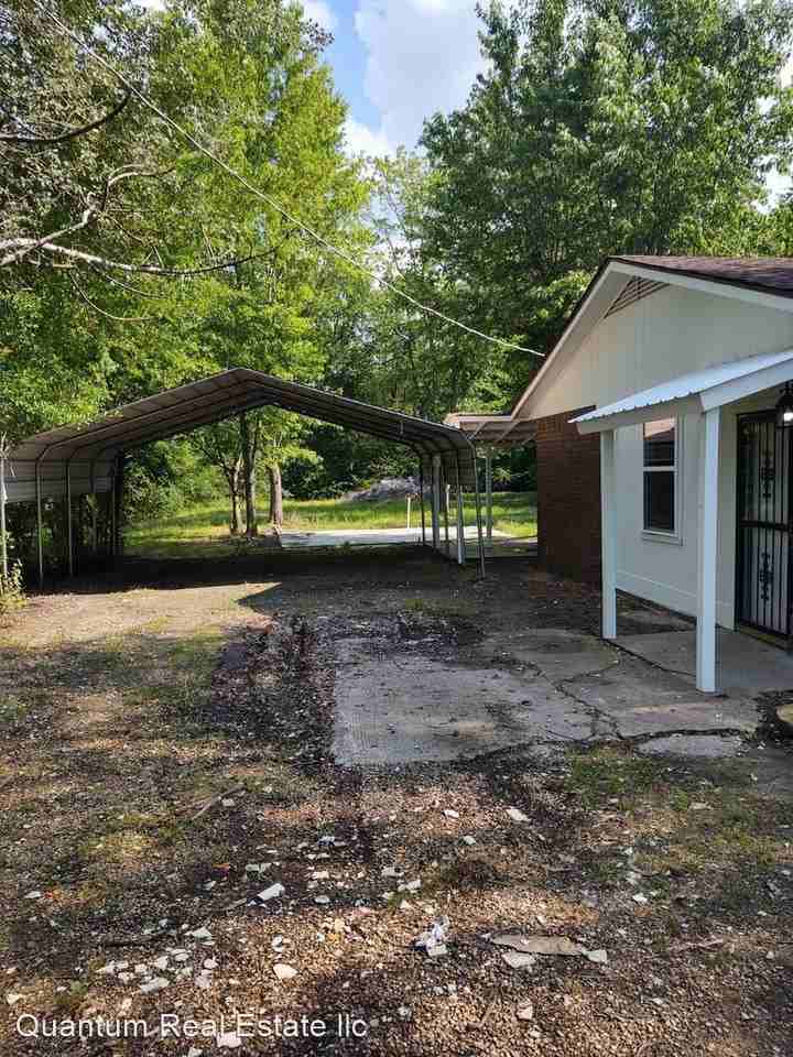 1103 E Cherry St - Photo 3 of 15