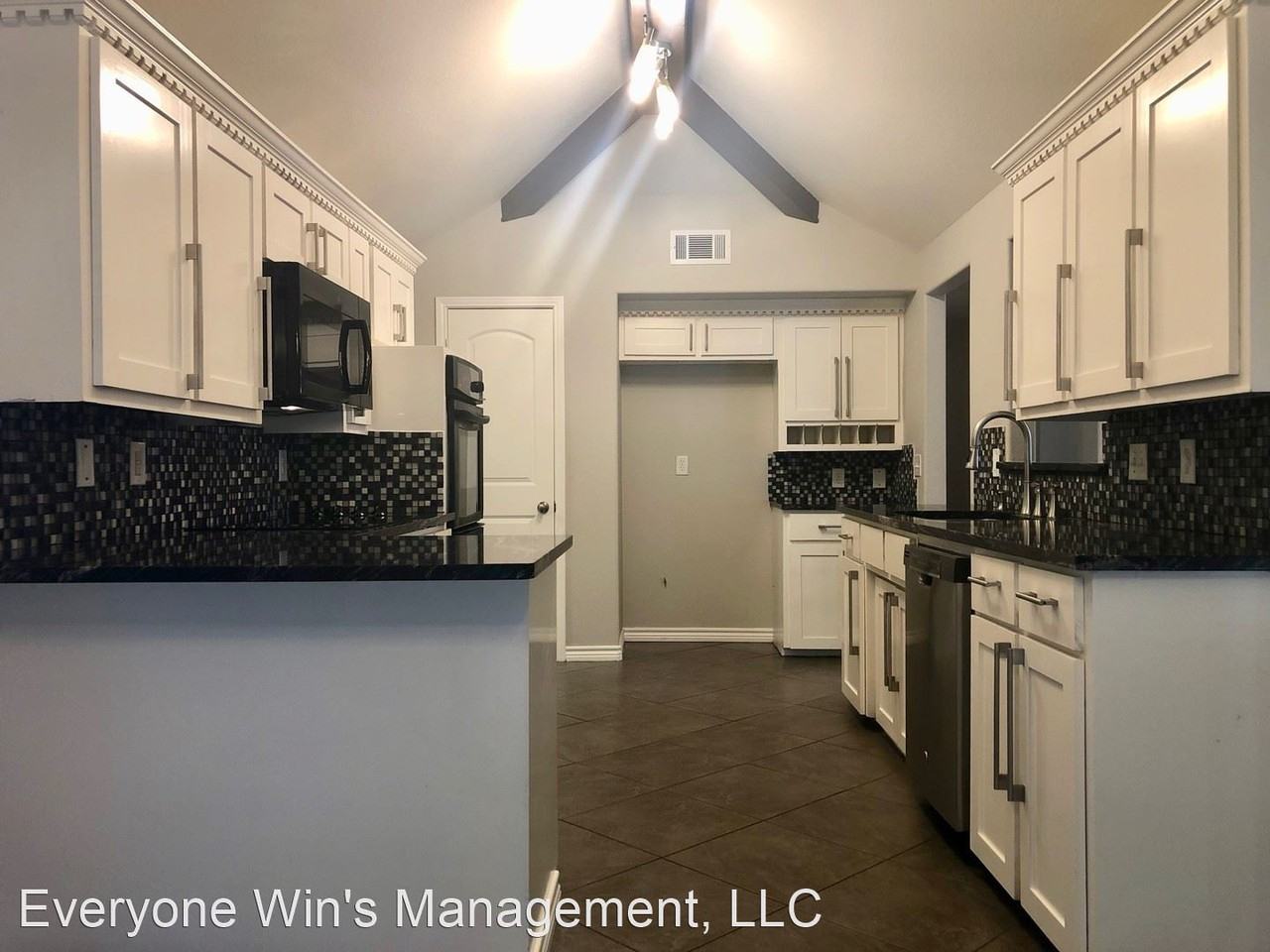 90 Maykus Ct - Photo 3 of 32