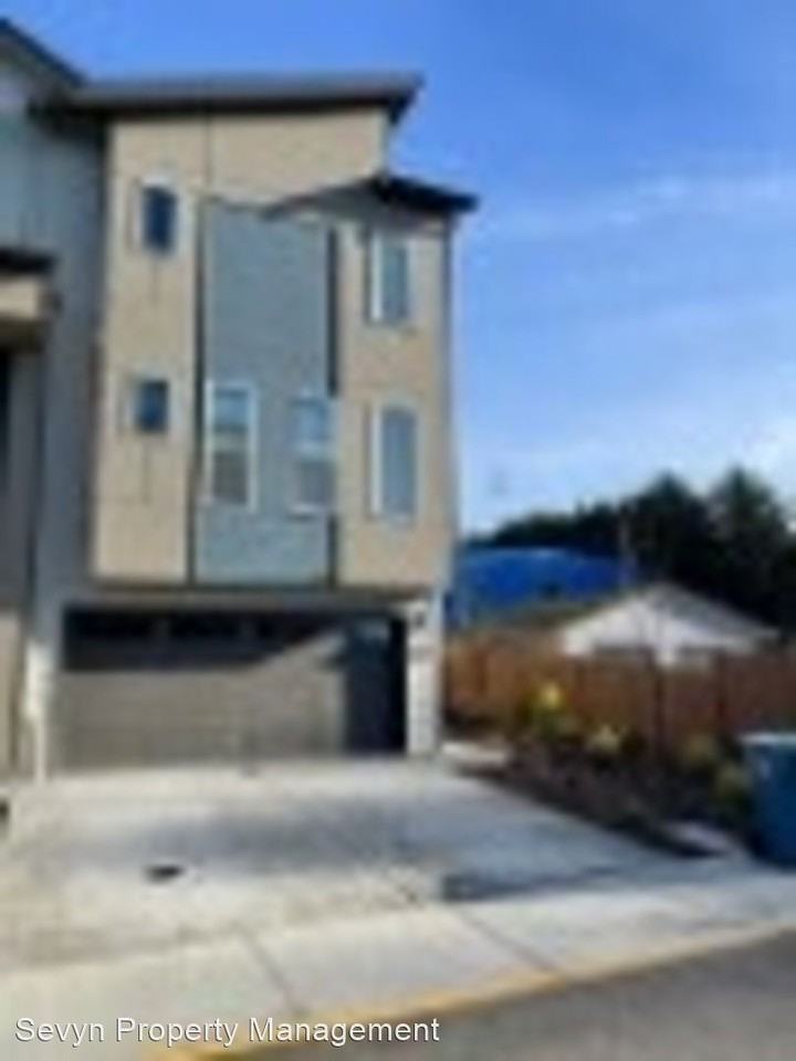 15113 40th Ave W #C8