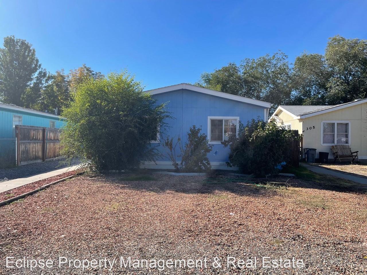 307 Honeysuckle Cir - Photo 3 of 13